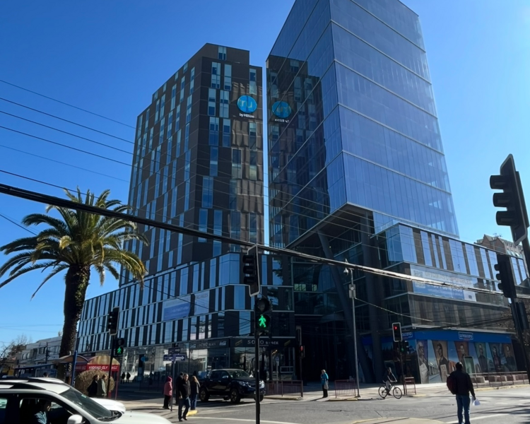 Edificio Paseo Los Héroes - Videotoscopía y Lavado clínico de oídos (Desde los 10 años)