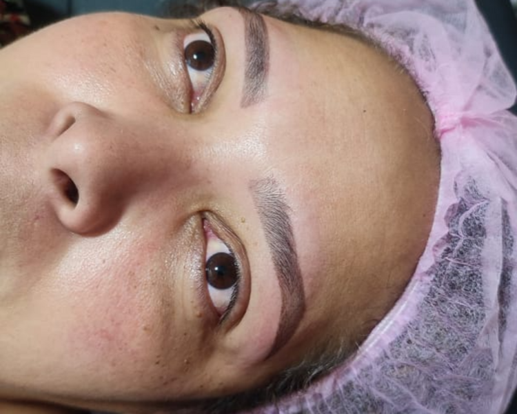 PERFILACIÓN DE CEJAS DAMA