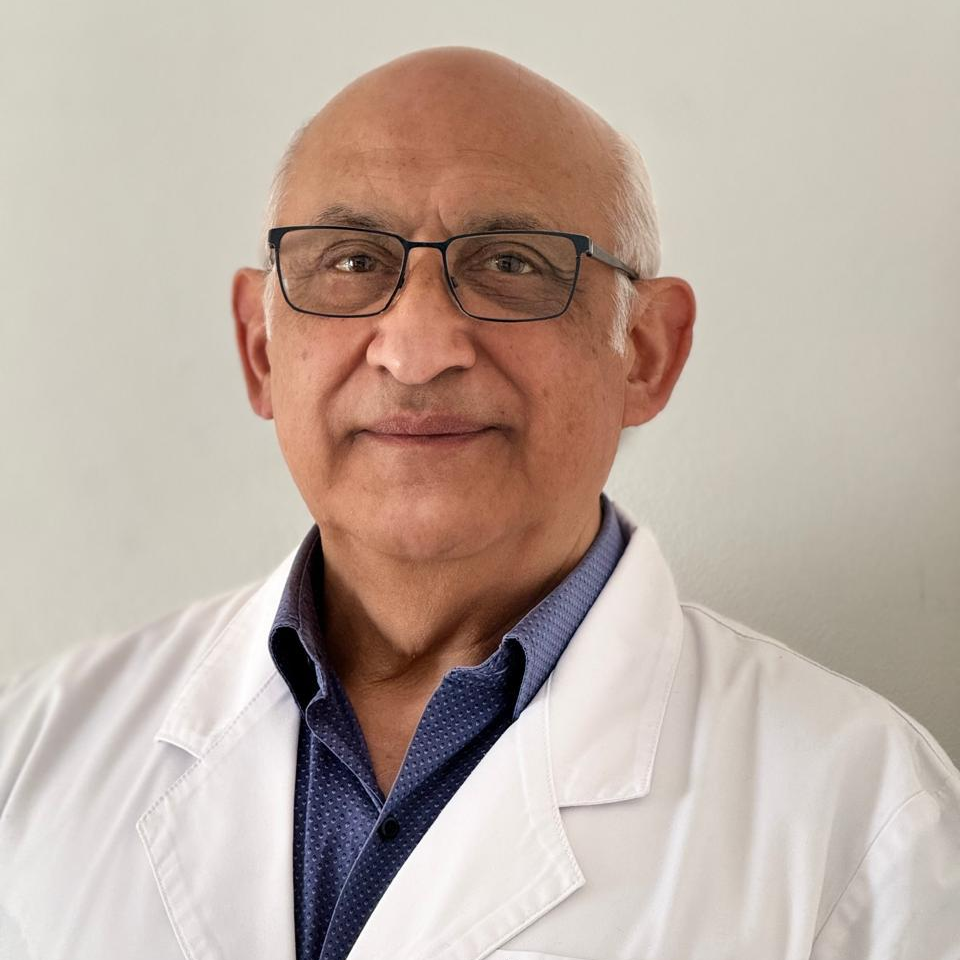 Dr. Carlos Rojas y Cirugía Plástica