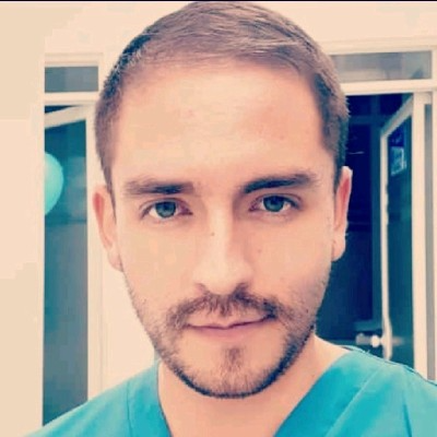 Dr. Cristhian Martinez /Odont. General - Rehabilitador Oral