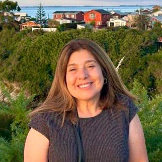 Ps. Carolina Tefarikis Jusakos