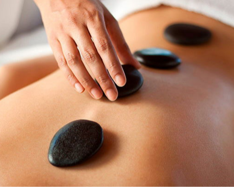 Masaje con Piedras Calientes
