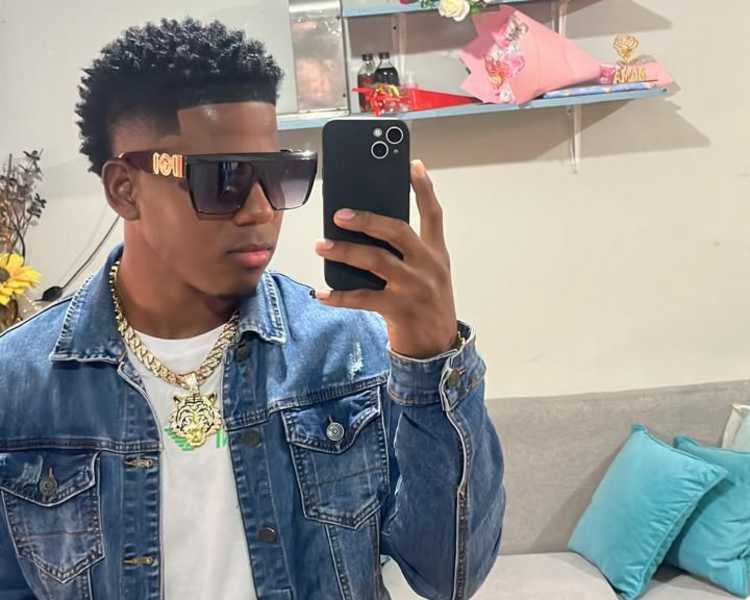 SOLO CORTE DE CABELLO (❌NO INCLUYE CEJAS NI BIGOTE NI DEPILACIÓN). No colación ❌