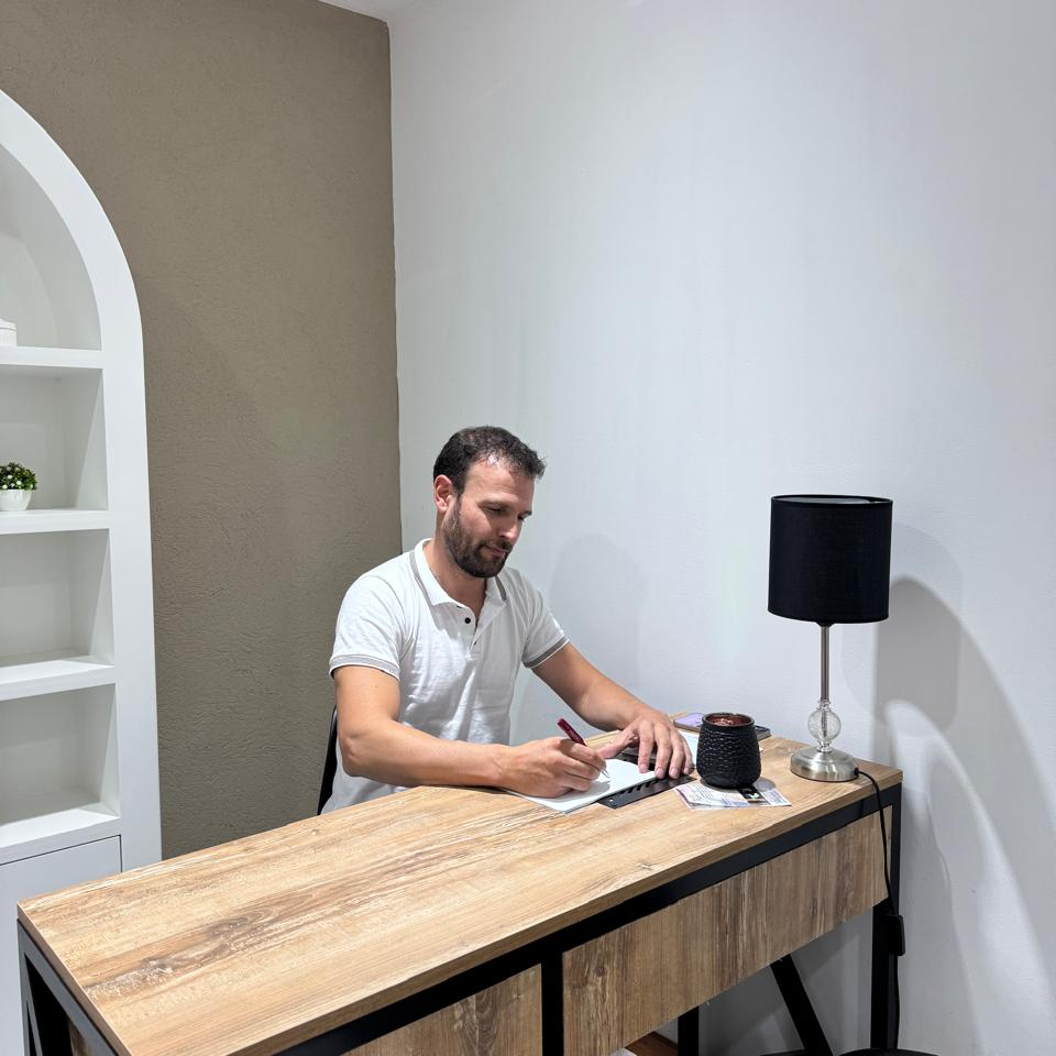 LIC. DIEGO IRRIBARREN