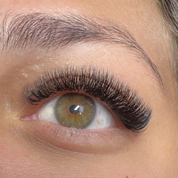 Extensiones de pestañas Volumen Russo