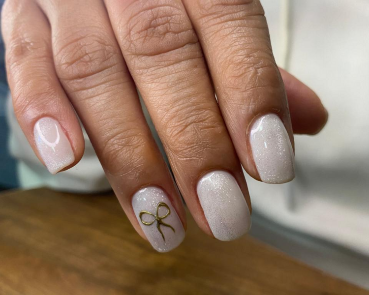 Aplicación de Esmalte Semipermanente y Base Rubber