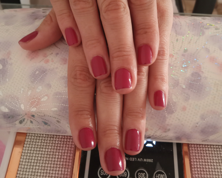 Semipermanente en manos.