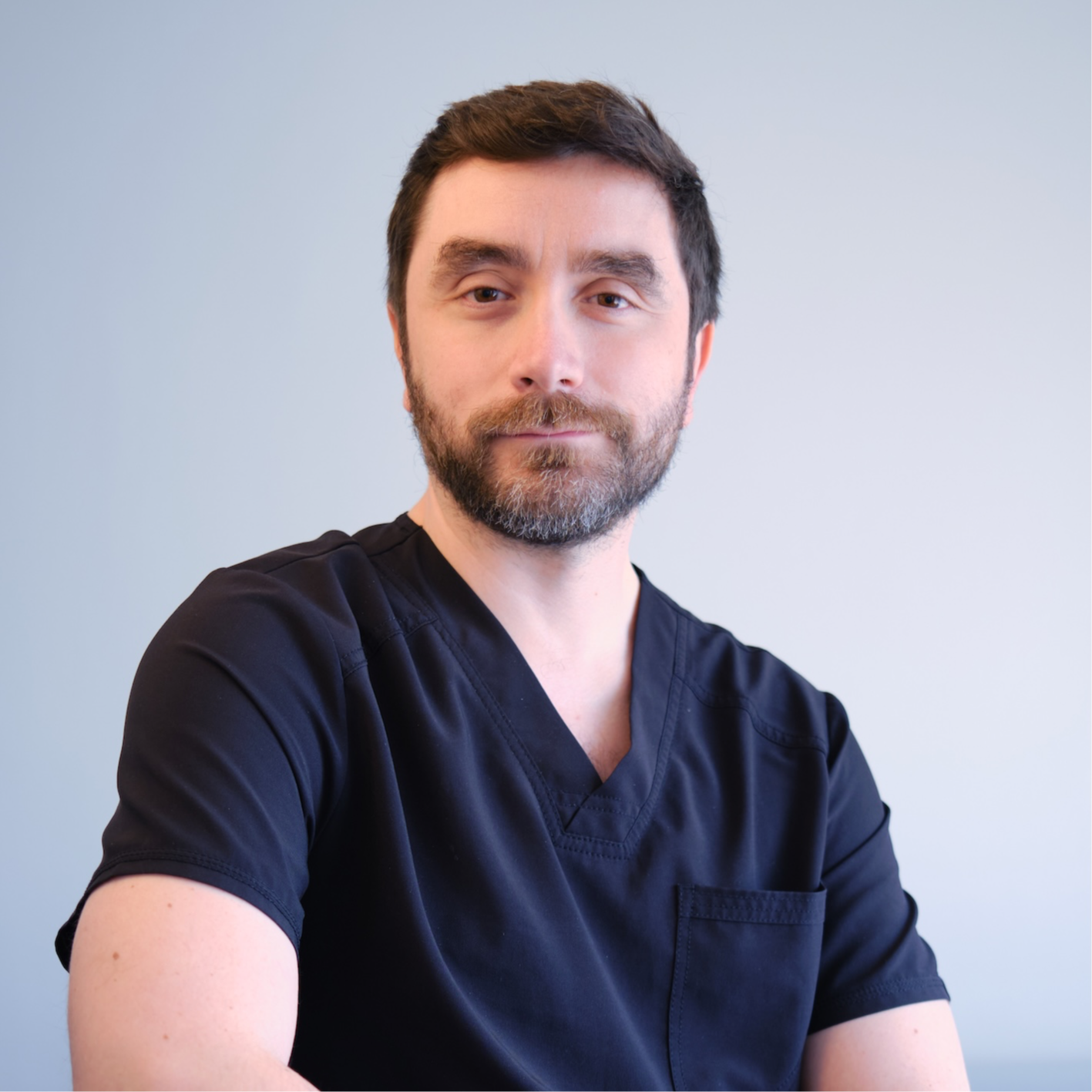 Dr. Rodrigo Cisneros