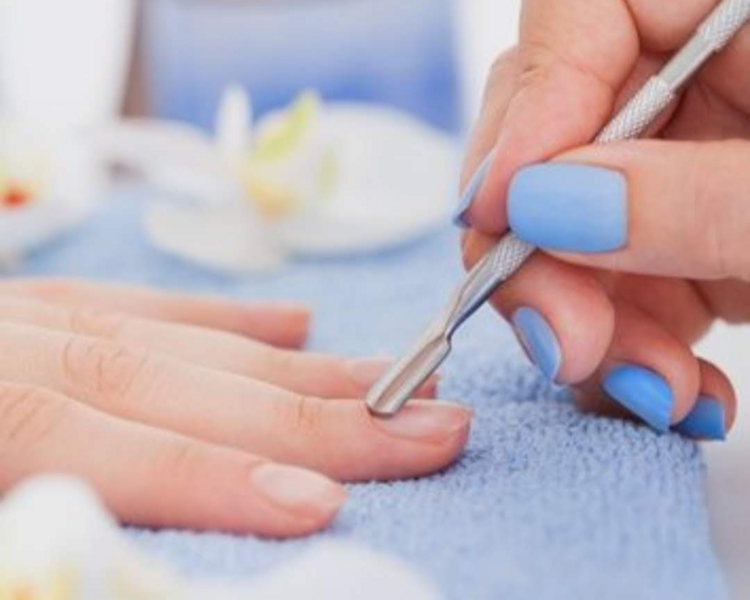 Manicuria tradicional.