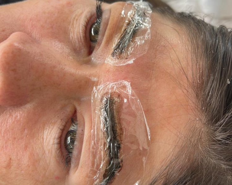 Micropigmentación cejas efecto Polvo