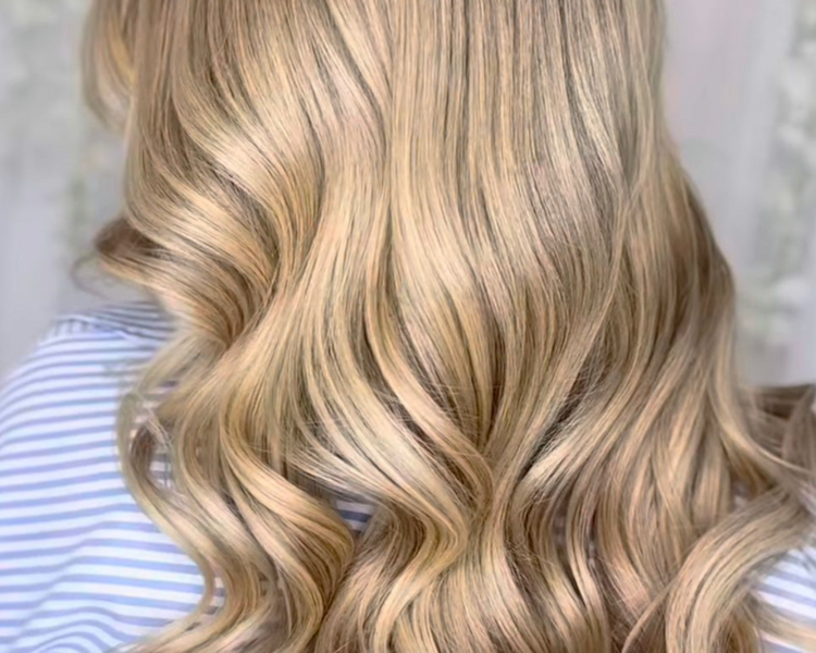 FULL BLONDE (Iluminación Extra Rubio) Talla L