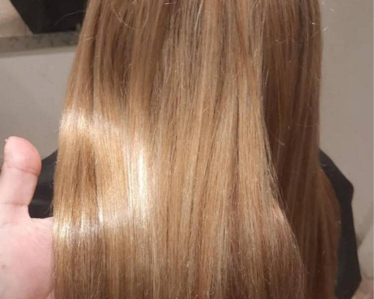 COLOR RAIZ .  (hasta 2 cm)  "si hay mas raiz que la indicada tiene un costo extra segun la cantidad de material utilizado"