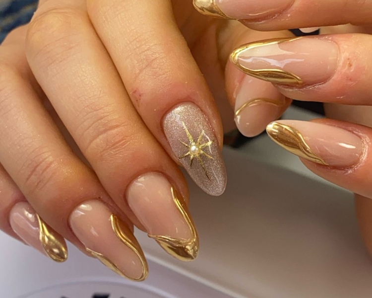 Uñas Esculturales o Poligel con diseño elaborado