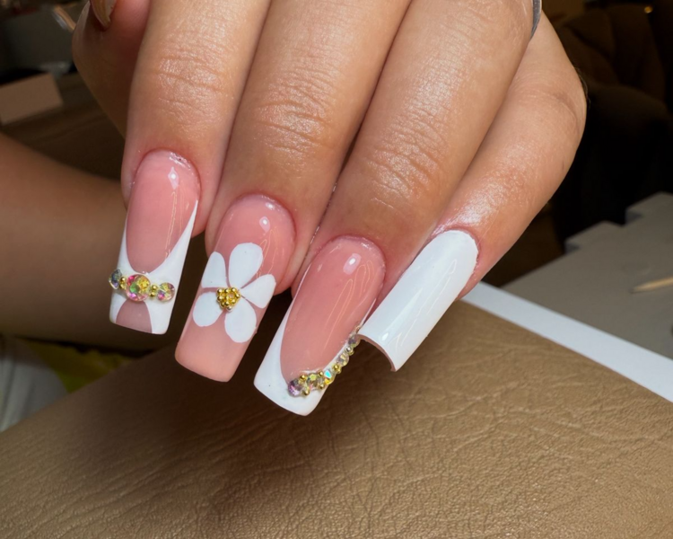 UÑAS ACRILICAS O POLYGEL  LARGO #1 ,                           "AUMENTA $10.000 POR CADA NUMERO DE LARGO"