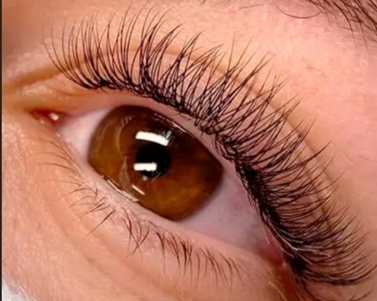 Pestañas pelo a pelo 