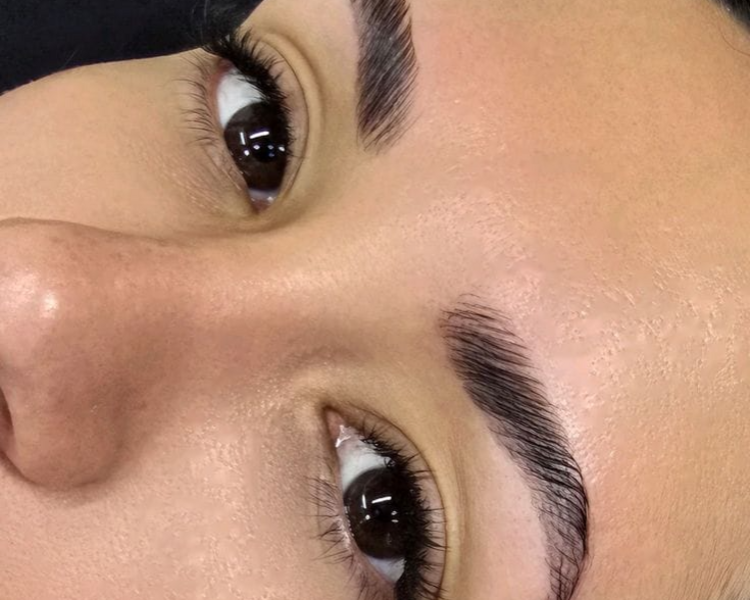 Laminado de ceja con pigmento 