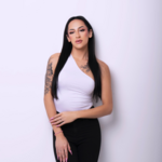 Johana Davalos photo