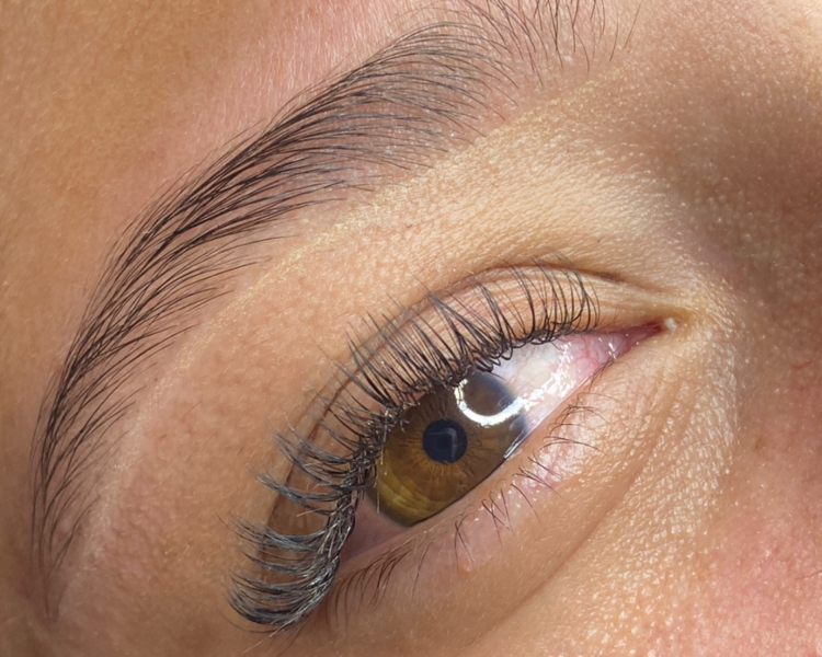 pestañas pelo a pelo efecto natural