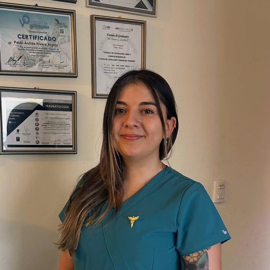 CAROLINA RIQUELME OFTALMOLOGA