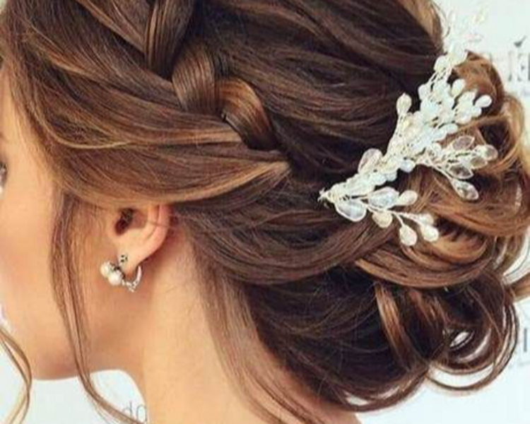 Peinado de fiesta recogido o para quinceañera (medidas: C,M,L,XL) desde: