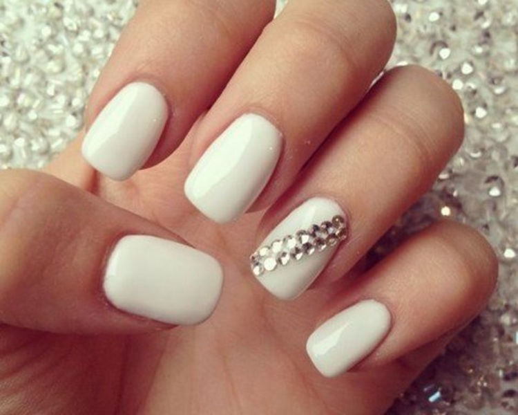 Diseño o efectos por uña (con strass y/o francesitas)