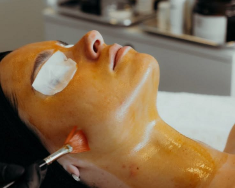 Limpieza facial básica + Peeling químico 