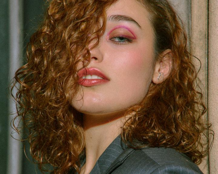  DECOLORACION + PEINADO CORTO 