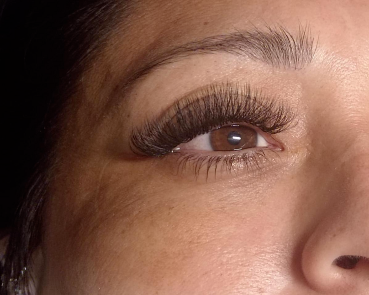 Promo extensión pestañas clasicas + laminado ceja