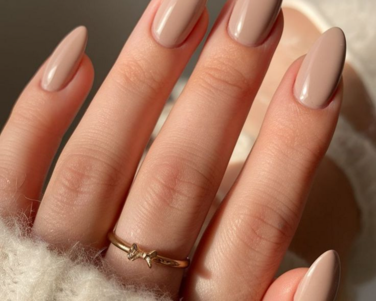 Gel semipermanente a un tono liso 