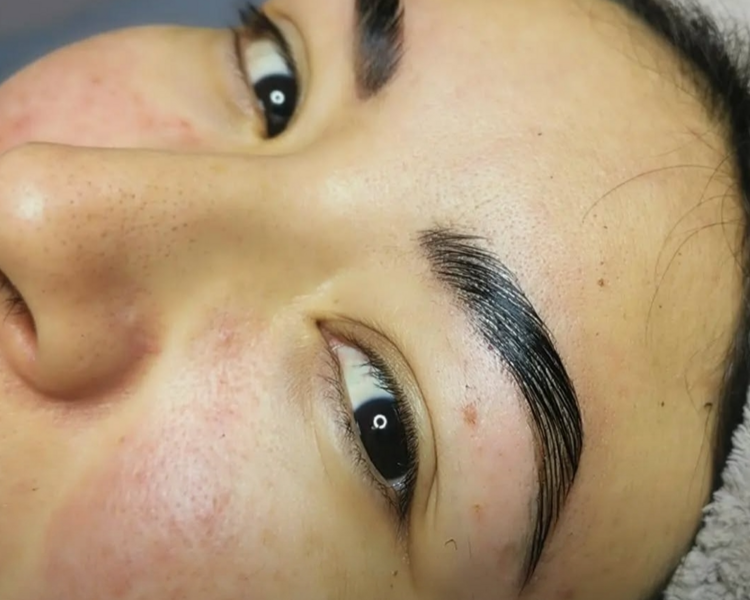 Combo Tinted Brows (exfoliación, diseño, laminado, epilación, y henna)