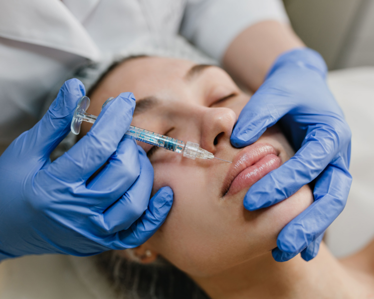 RELLENO DE LABIOS CON ACIDO HIALURONICO