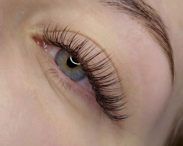 Extensiones de Pestañas Clásicas (Pelo x Pelo)