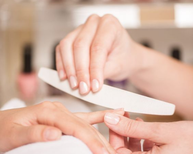 Manicuria sin Esmaltado (Con Fortalecedor)