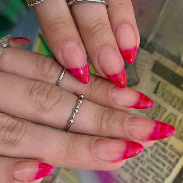 Esculpidas + esmaltado semi + full nail art complejo 