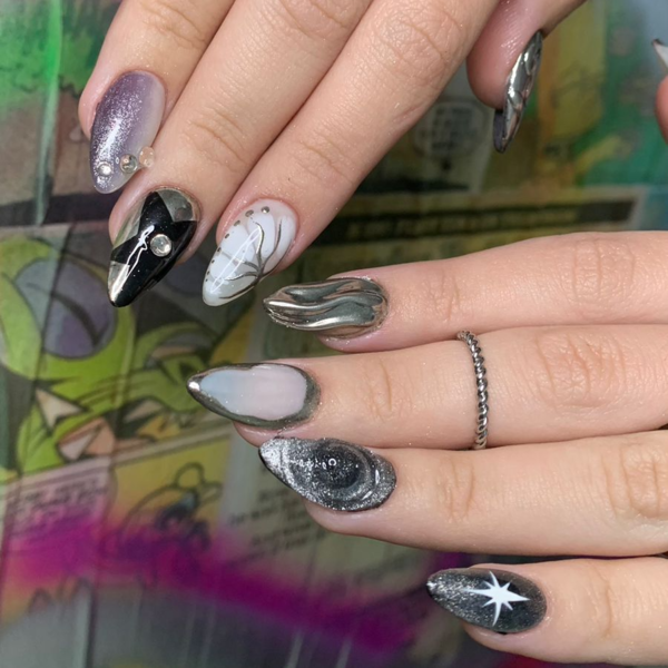 Esculpidas + esmaltado semi + full nail art complejo 