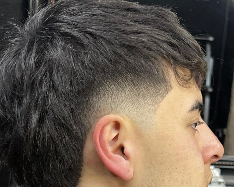 CORTE DEGRADES: INCLUYE - DEPILACION FACIAL (POMULOS - NARIZ Y OREJAS)