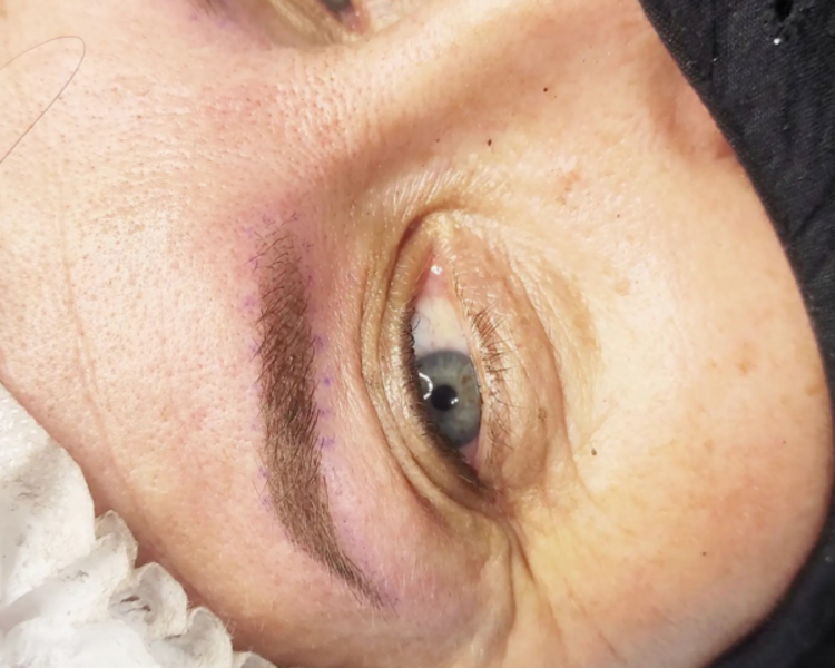 micropigmentacion/microblading de cejas con retoque