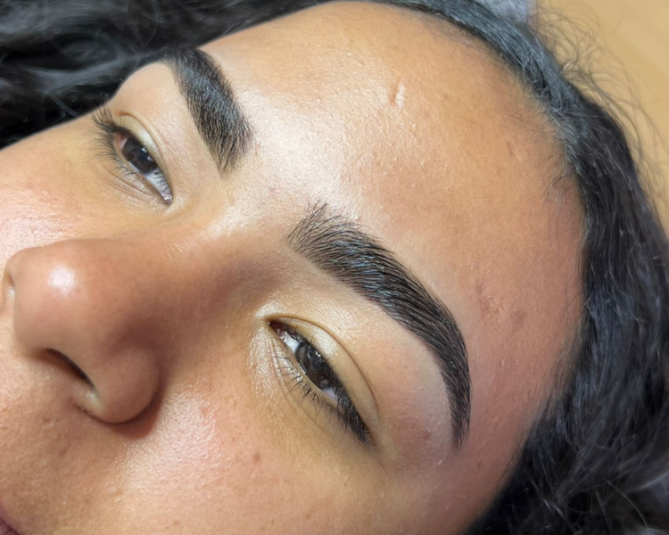 Perfilado de Cejas  con Cera + Tintura Semipermanente 