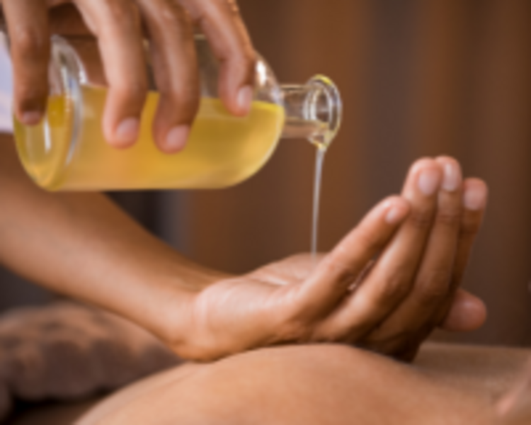 MASAJE DESCONTRACTURANTE Y DEPORTIVO