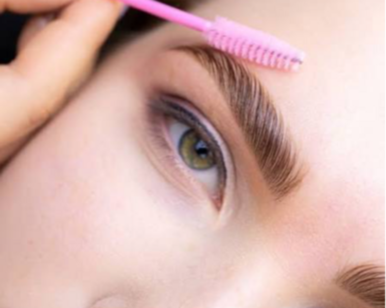 Perfilado de cejas con VISAJISMO 