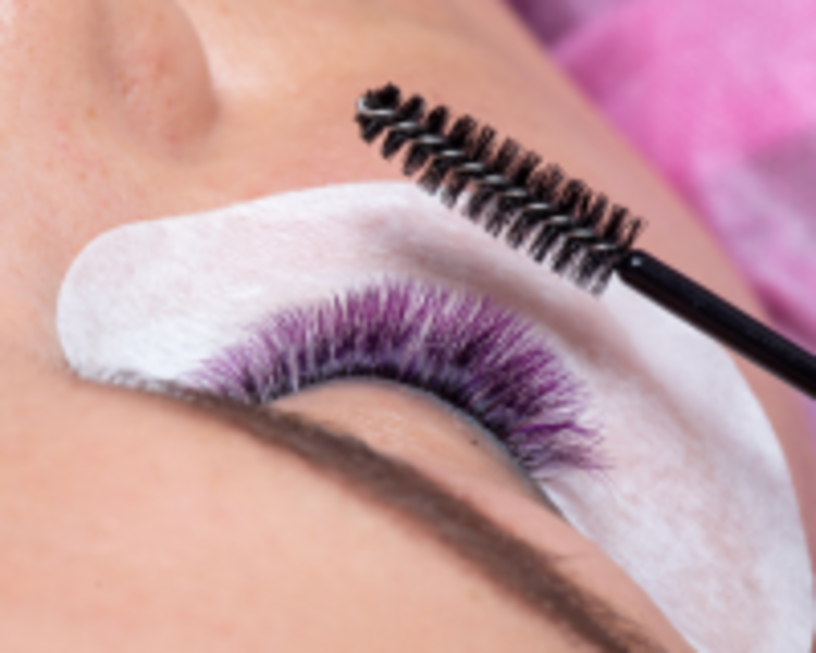   Extensiones con Efecto (adicional al diseño) Color o diamantina.