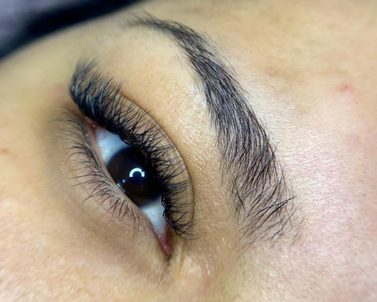 Extensiones de pestañas tecnológicas efecto FOXY