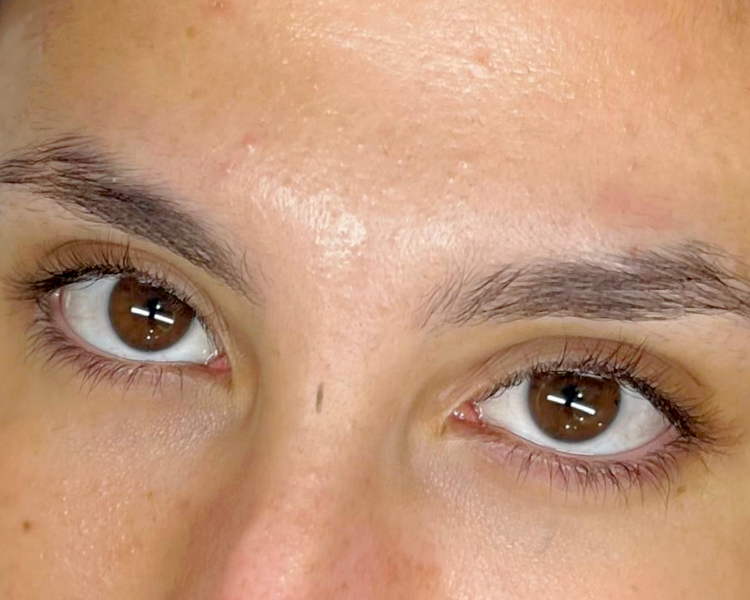 Lifting de Pestañas + Laminado de cejas 