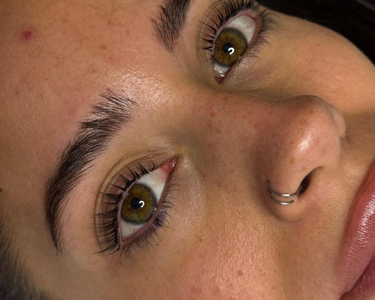 Lifting de pestañas con tinta 