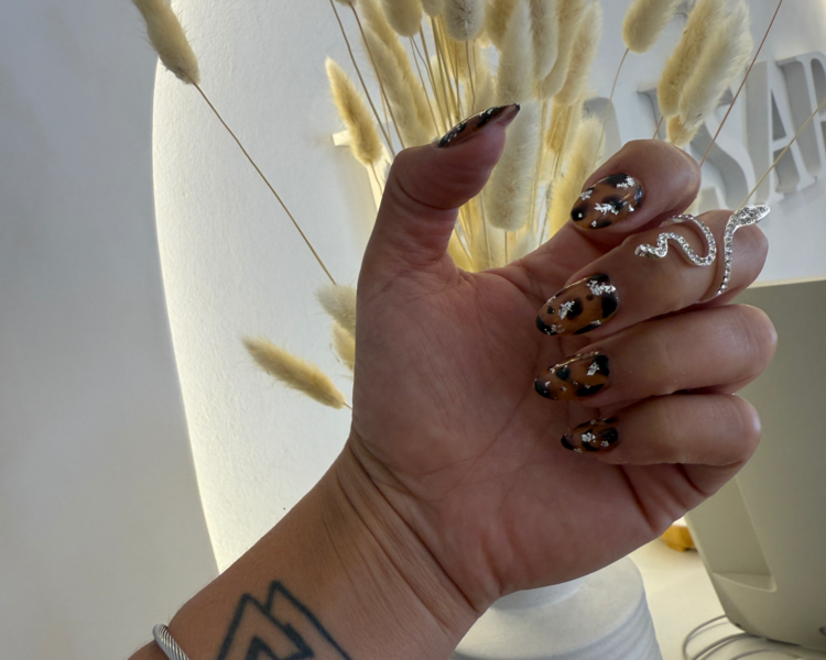 Capping poligel (belleza de manos + capping poligel + esmaltado semi )