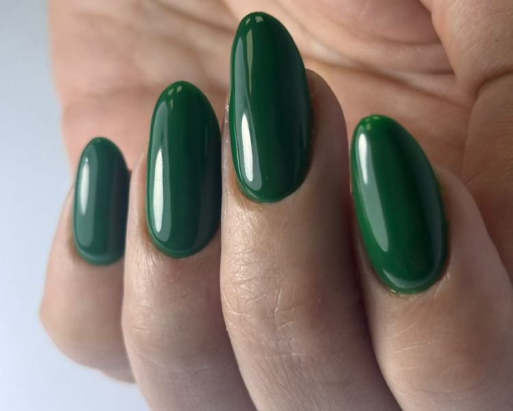 Tecnica hibridas sobre uña natural ( baño )