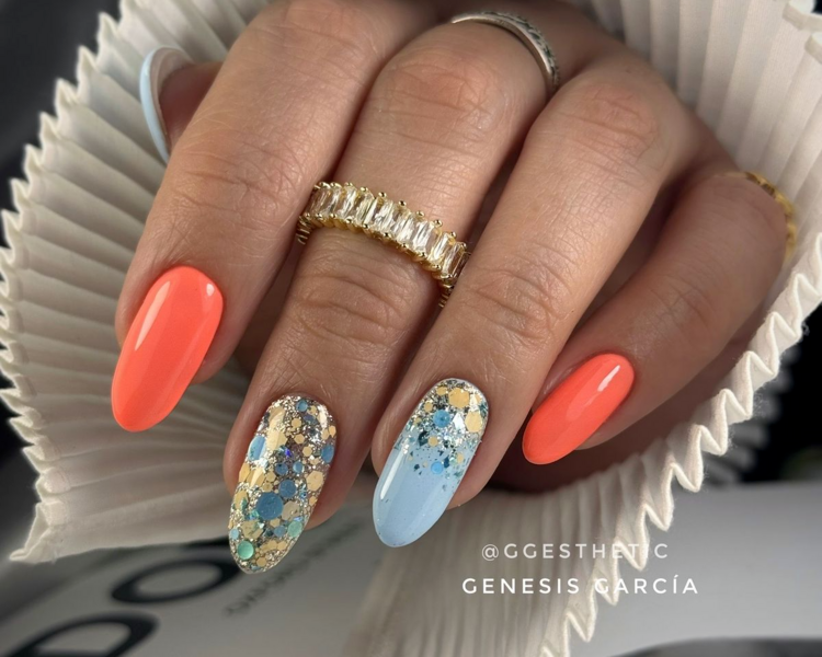 Manicure Rusa + 2 Diseños simples (con Reforzamiento)