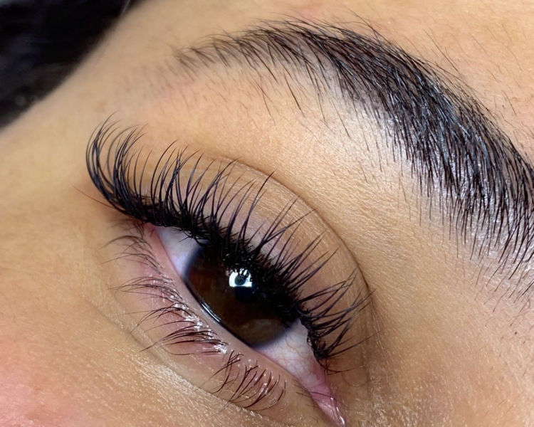 Extensión de pestañas 