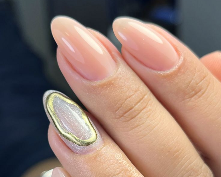 uñas polygel (liso y con diseño simple)