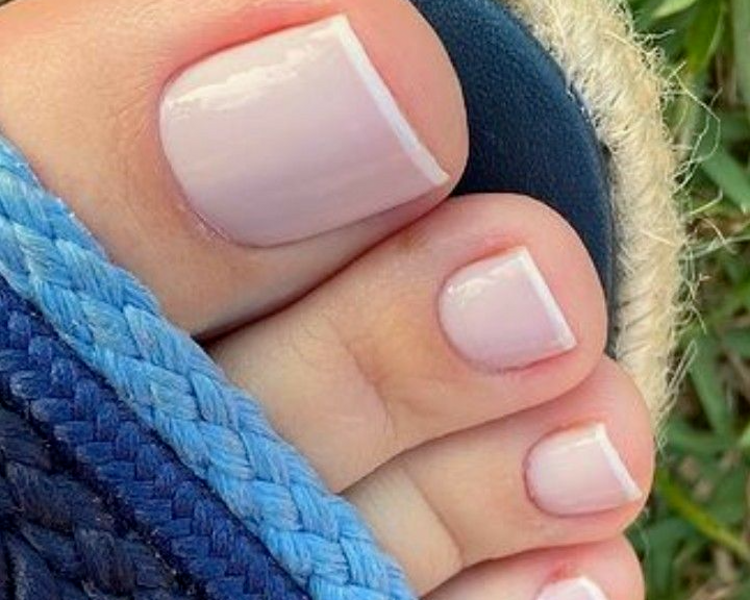 pedicura semipermanente con francés